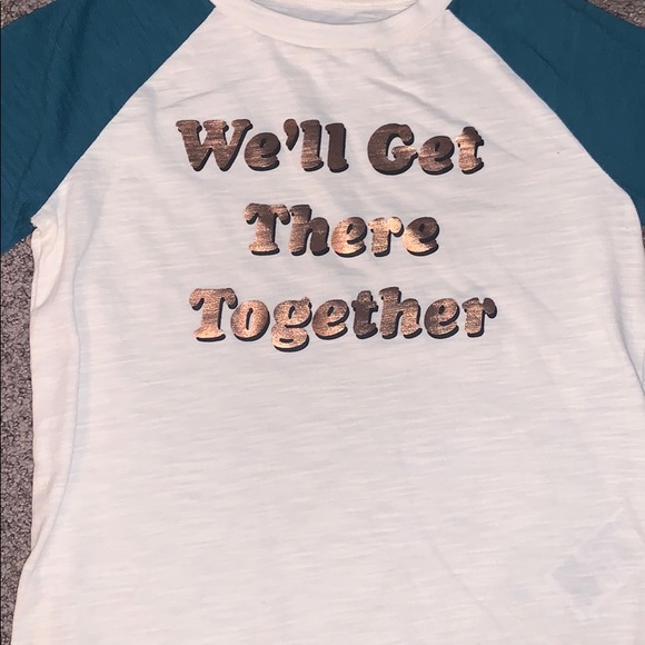 ❗️SALE❗️ Old Navy Girls Tee - Picture 2 of 2